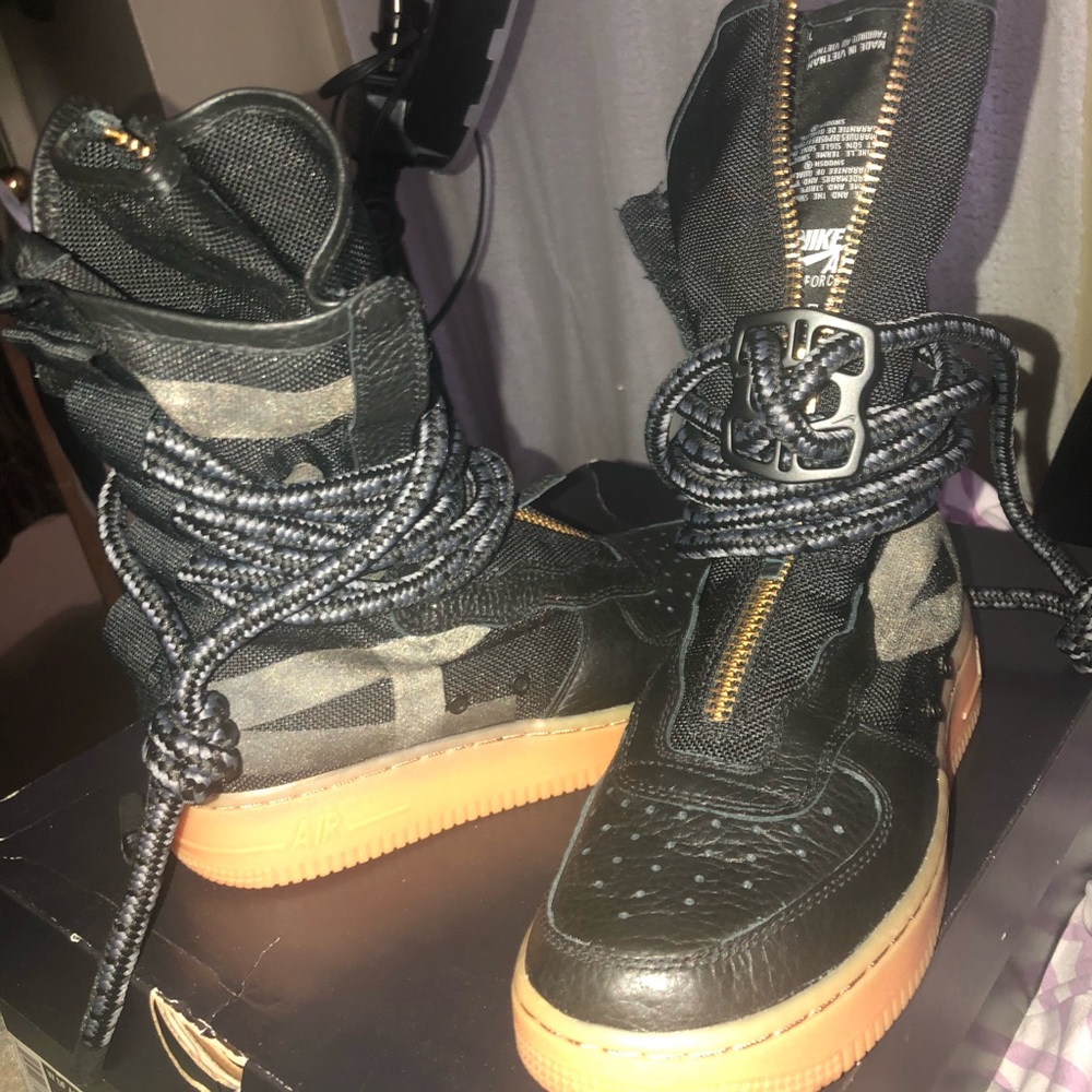 Brand new Nike high top Air Force in women’s 7.5